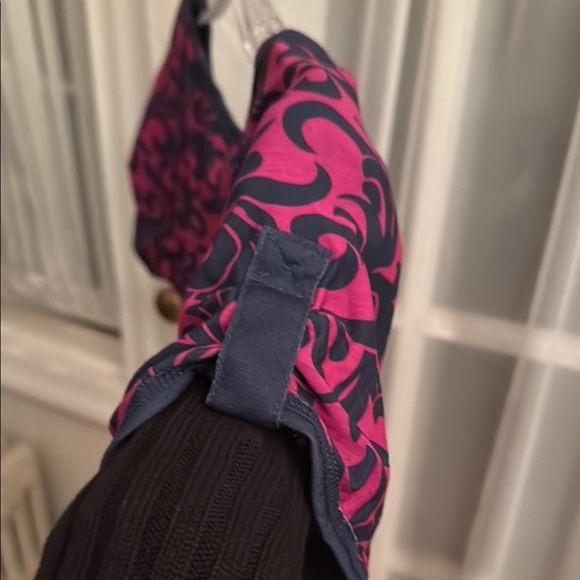 Elegant Pink and Black Patterned Dress - Picture 5 of 7